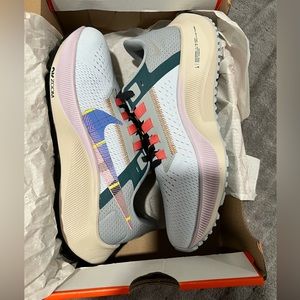 ❌SOLD❌Women’s Nike air zoom Pegasus 38 PRM